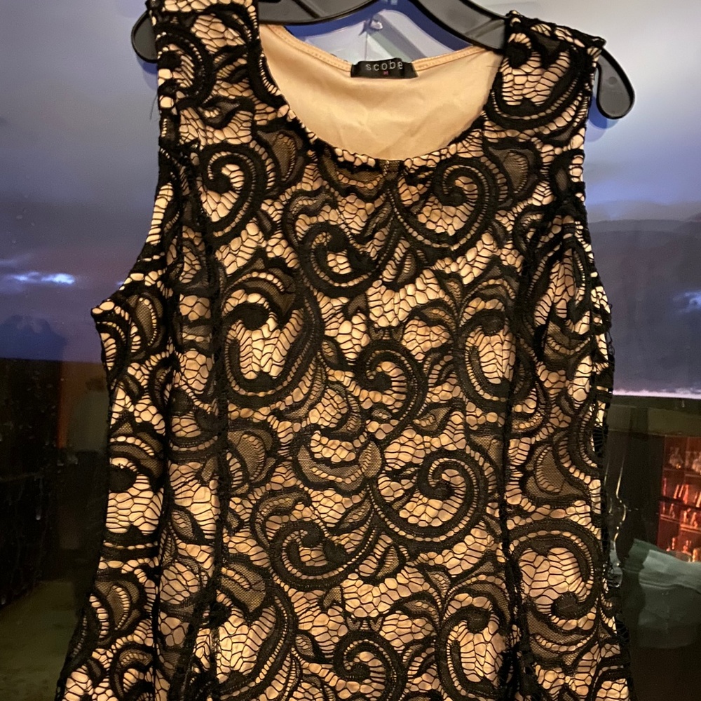 Sleeveless Black Lacy Top